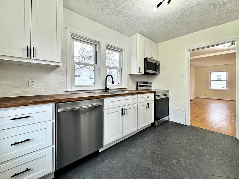 1309 Gerst Ave — Photo 6