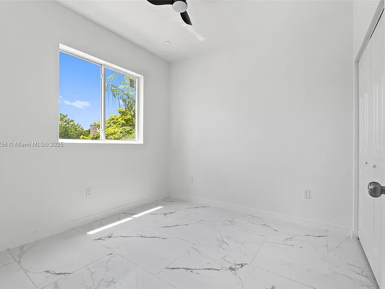 2143 NW 4th St #2 — Photo 10