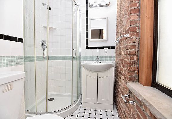 5th image of 212 E 122nd St APT 2E