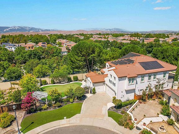 5th image of 227 Olivia Ct