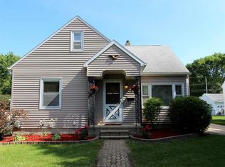 1121 E Mitchell Ave, Waterloo, IA 50702