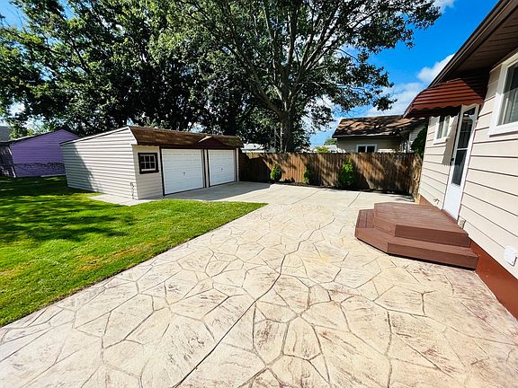 3rd image of 6016 Alvin Dr