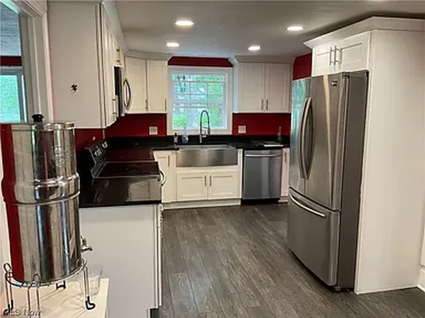 3975 Klein Ave, Stow, OH 44224