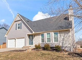 915 SW Shorthorn Dr, Grain Valley, MO 64029