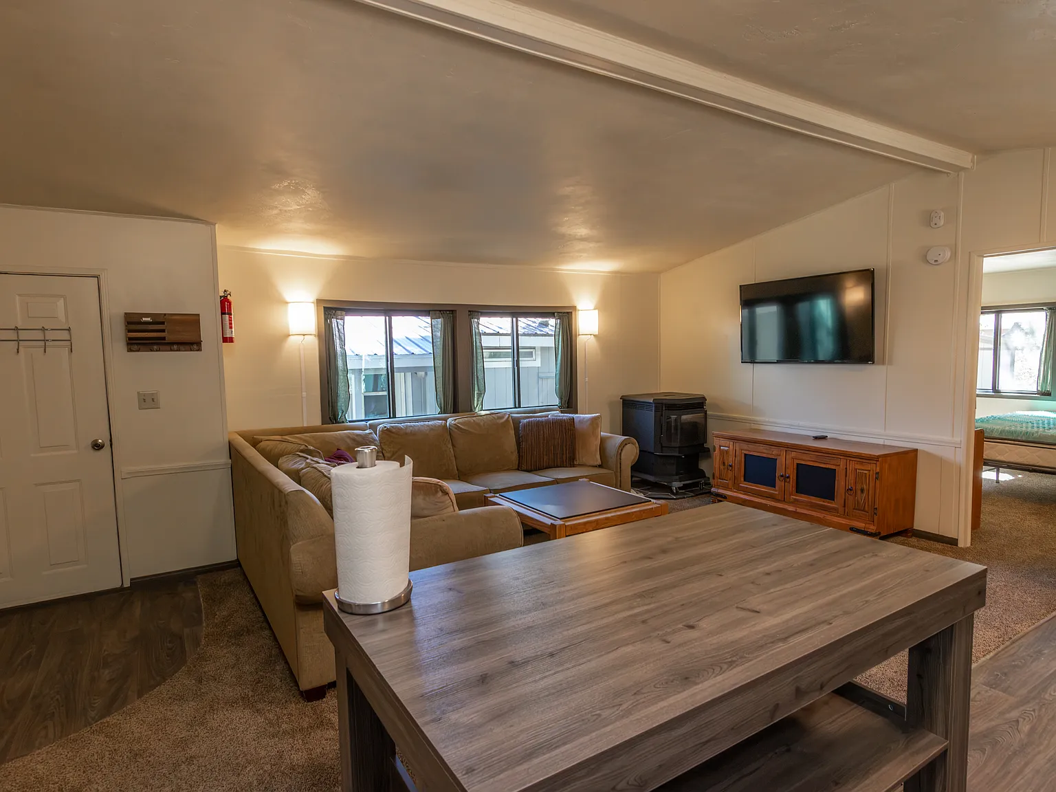 3 bed, 1040 sqft, $3,900 — Photo 4