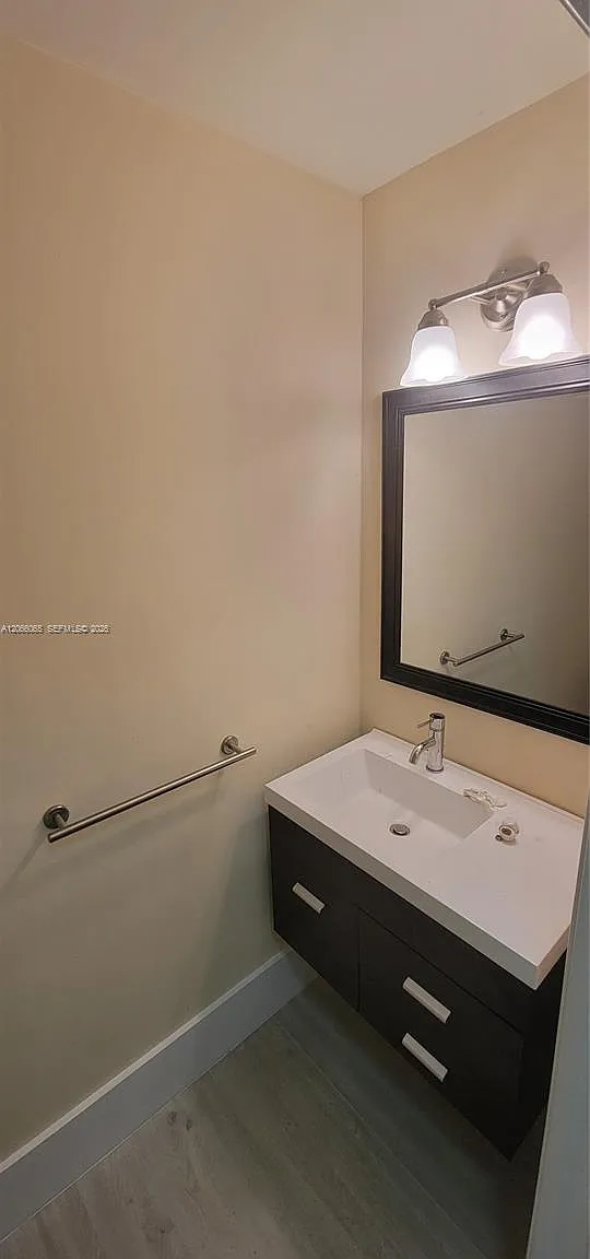 Doral Landings East — Photo 2