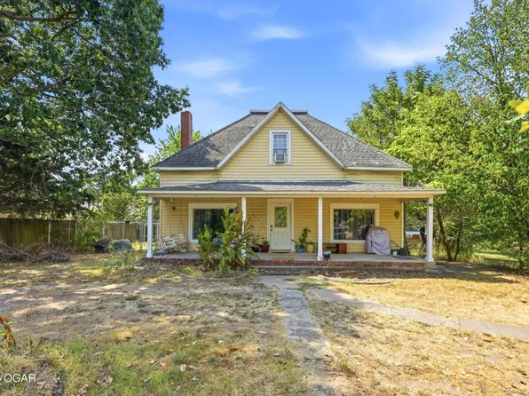828 S High St, Neosho, MO 64850