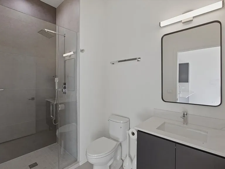 4514 N Clark St #411 — Photo 7