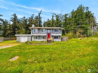 945 Walker Avenue, Oak Harbor, WA 98277