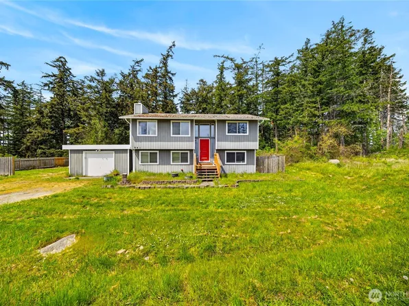 945 Walker Avenue, Oak Harbor, WA 98277