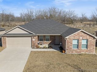 1006 Indian Plains Rd, Ardmore, OK 73401
