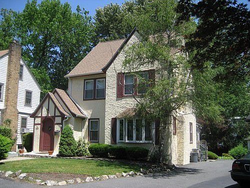 1st image of 740 Stirling Dr