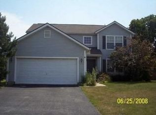 4060 Walnut Crossing Dr, Groveport, OH 43125