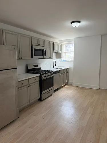 2228 Cross St Photo 1