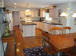 18 Philo Curtis Rd, Newtown, CT 06482