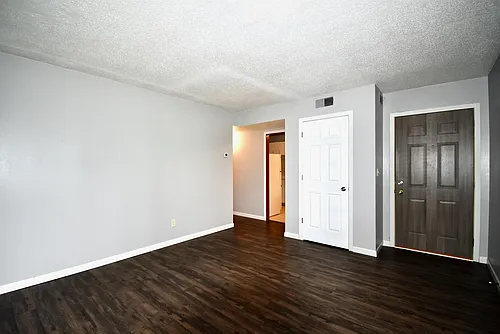 413 4th Ave E #4 Photo 1