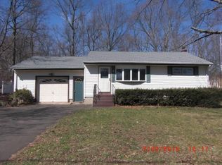 145 Rockledge Dr, Wallingford, CT 06492
