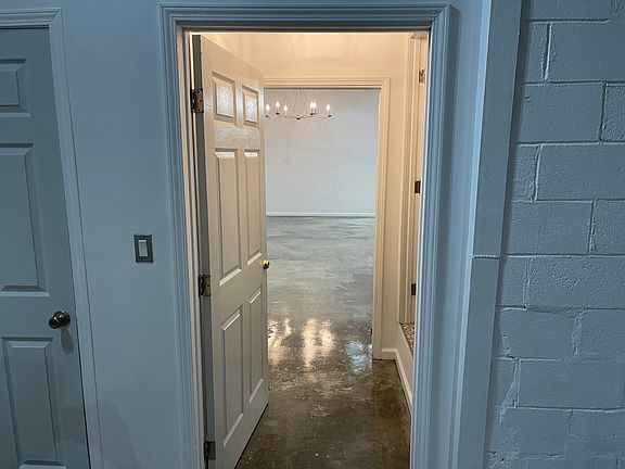 5th image of 555 Whitehall St SW