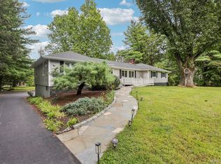 540 Hilltop Rd, Yorktown Heights, NY 10598