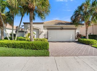 104 Glen Eagle Cir, Naples, FL 34104