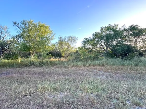 5929 Sweet Water Rd, Robstown, TX 78380
