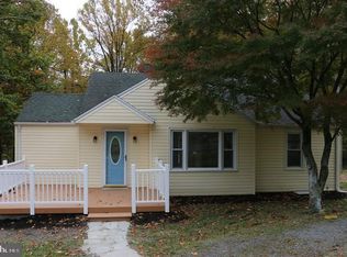 15282 Charmian Rd, Blue Ridge Summit, PA 17214