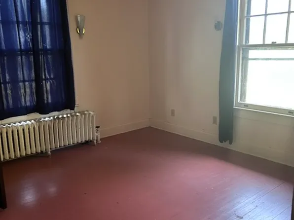 2145 North Ave APT 2, Bridgeport, CT 06604