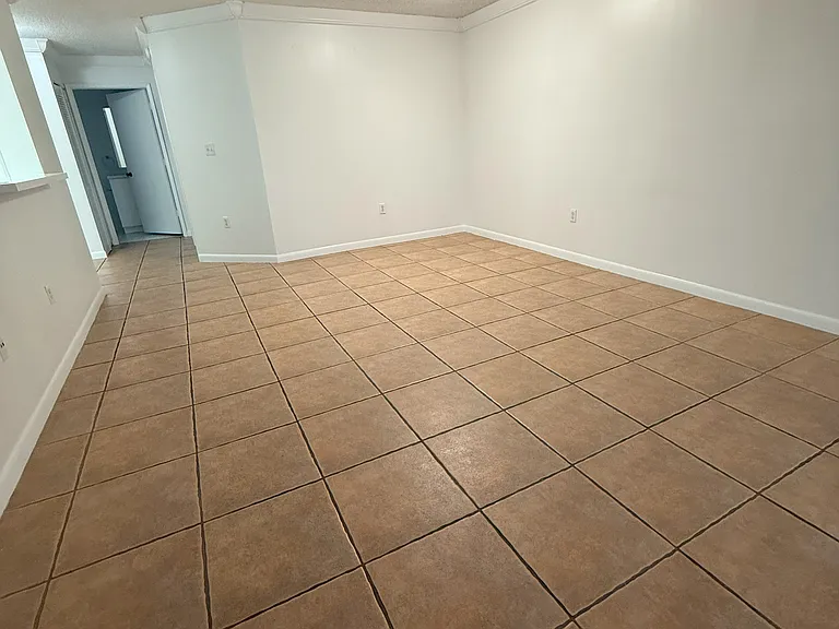 15771 SW 137th Ave #203 — Photo 4