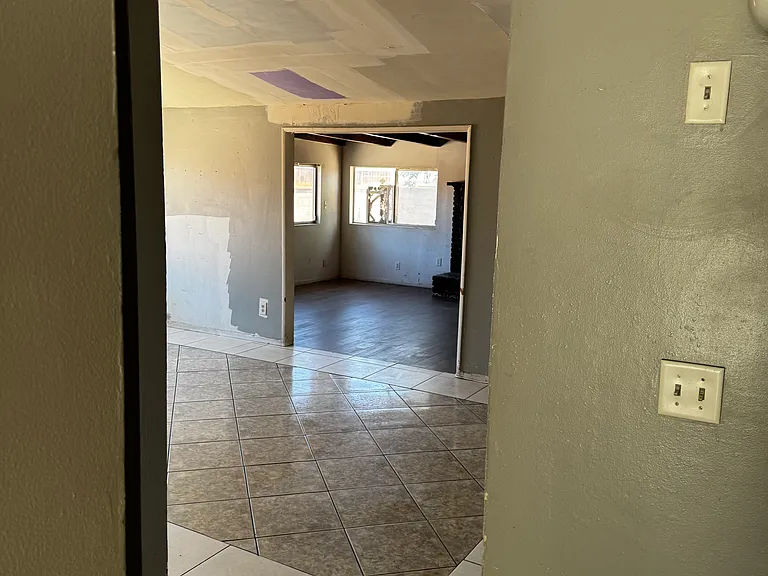 44110 Carolside Ave — Photo 4