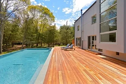 Stunning Contemporary Close to Harbor Creek Preserve — Photo 2