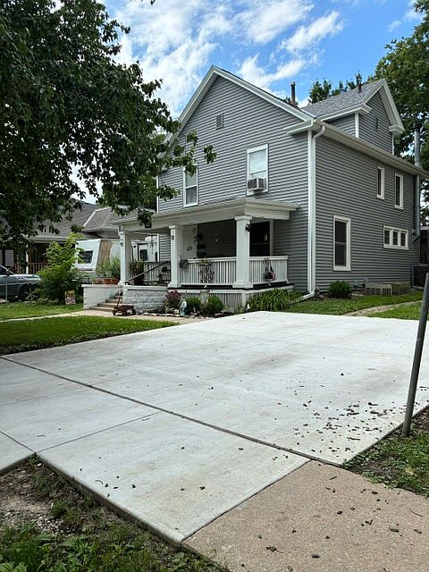 1st image of 2250 Sheldon St #2