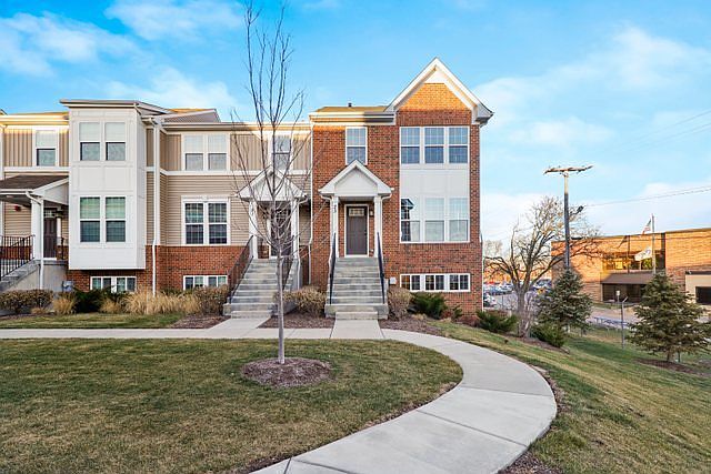 23 Nicholas Dr E, Des Plaines, IL 60016 | Zillow