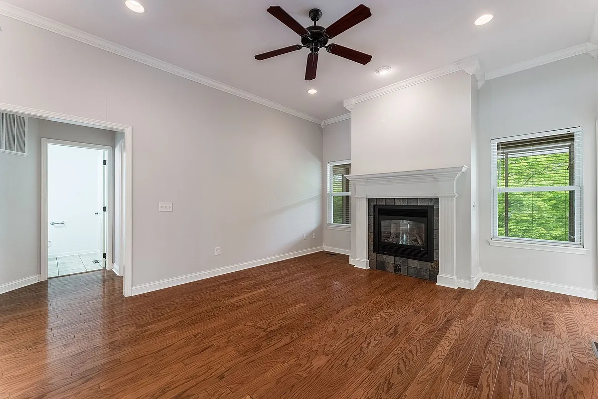 Building Photo - 32 Latshaw Dr