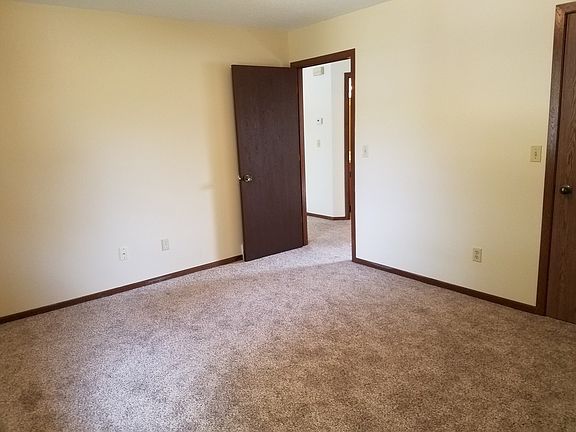 4th image of 735 10th Ave N #737