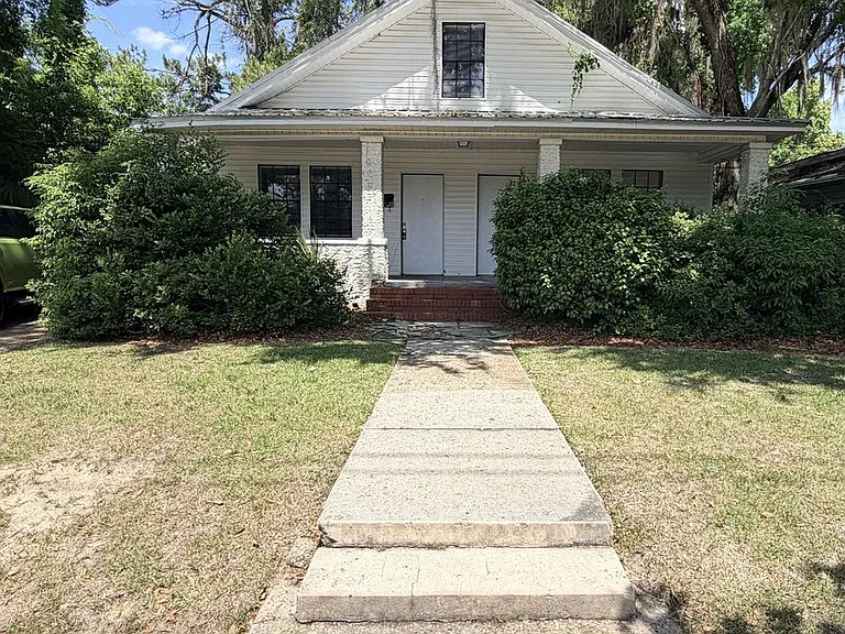 1005 N Oak St #B — Photo 2