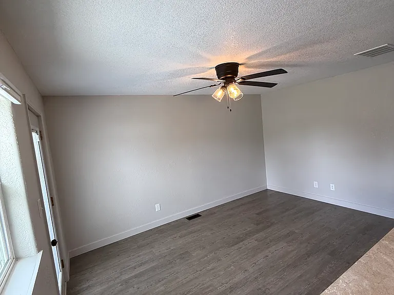 103 N Bunn St — Photo 9