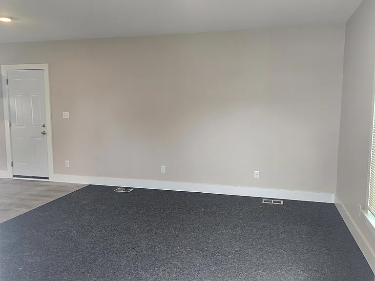 2327 Ackerman Ct — Photo 2