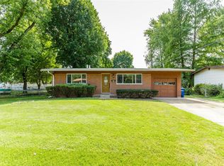 680 Kostka Ln, Florissant, MO 63031