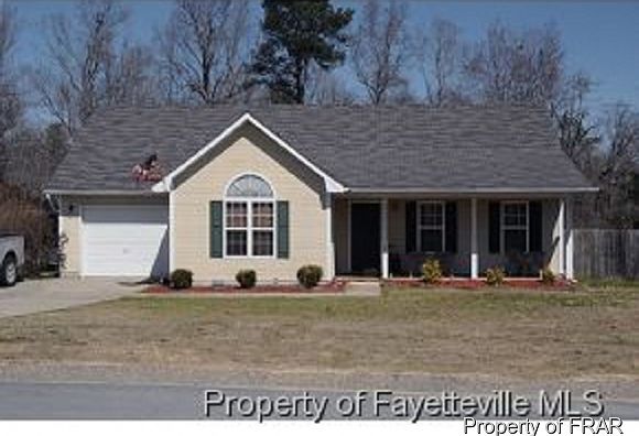 1st image of 121 Chapel Hill Dr