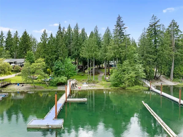 8256 Sa Seen Os Cres, Cowichan Valley, BC V0R 3E1