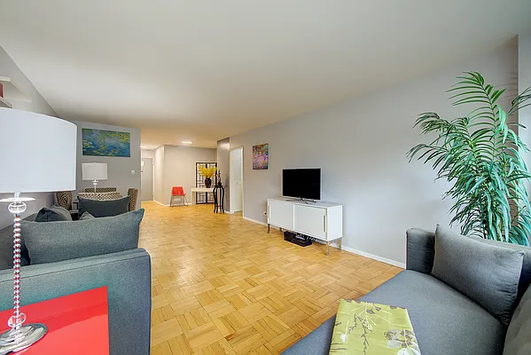 Sold by Benjamin Realty Since 1980 | media 23