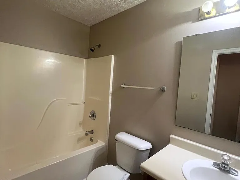 2857 Chillingworth Dr — Photo 5