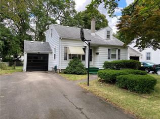 204 Newton Rd, Rochester, NY 14626