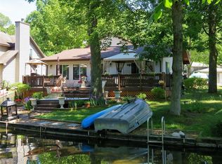 21489 N Shore Dr, Sturgis, MI 49091