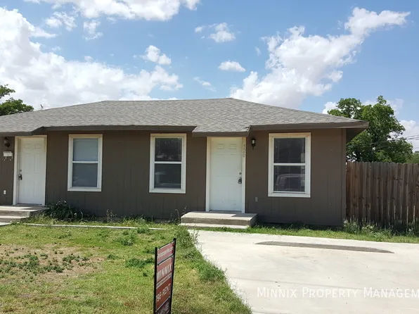 310 E Lynn St, Slaton, TX 79364