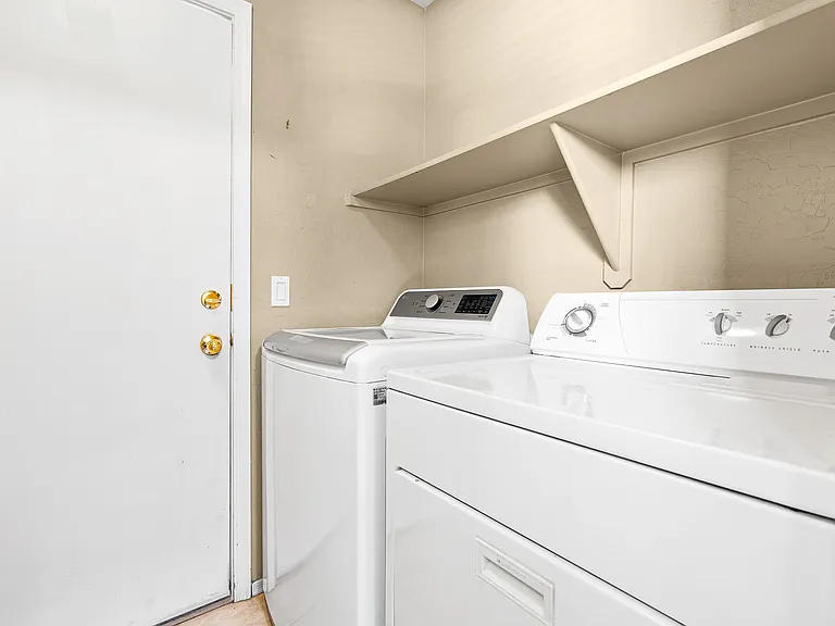 751 N Port Dr — Photo 31