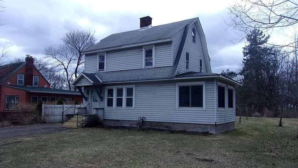 3259 S Main St photo 1