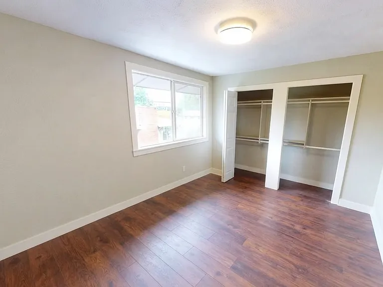 3219 S Graham St — Photo 7