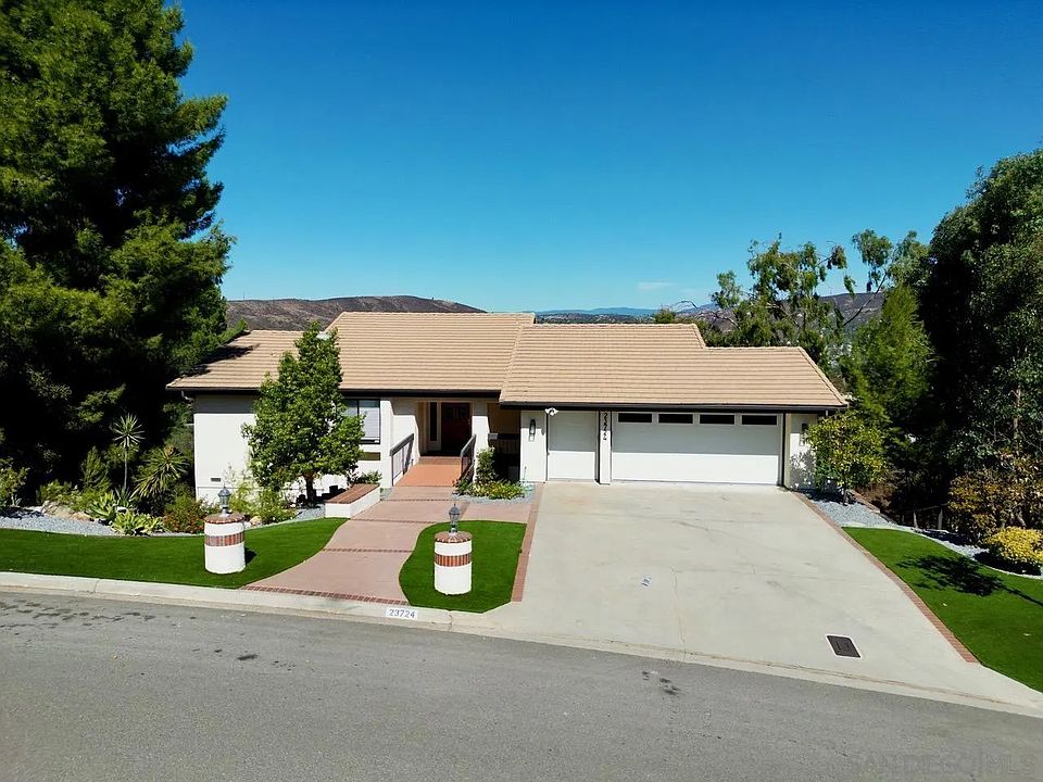 1st image of 23724 Calistoga Pl