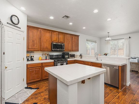 5th image of 6960 Rioja Ct